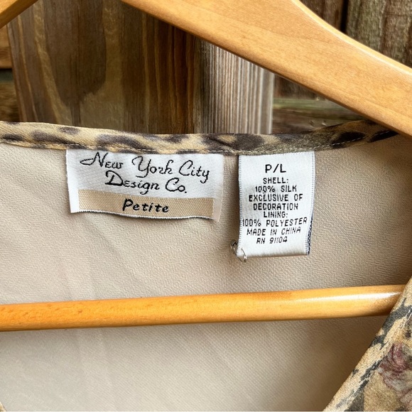 Vintage 100% Silk Elegant Floral and Animal Print Blouse - Picture 2 of 3